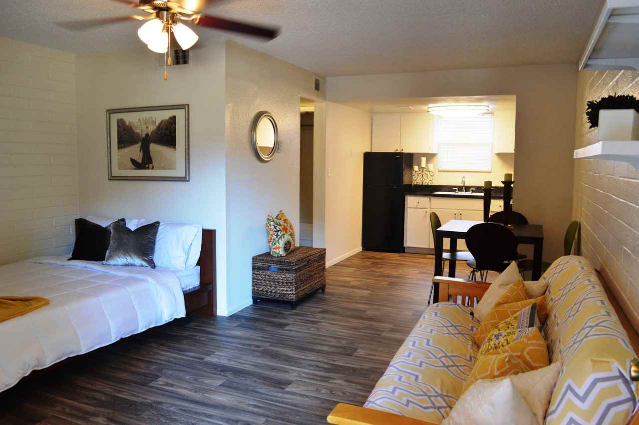 Cambridge Court - Photo 3 of 27