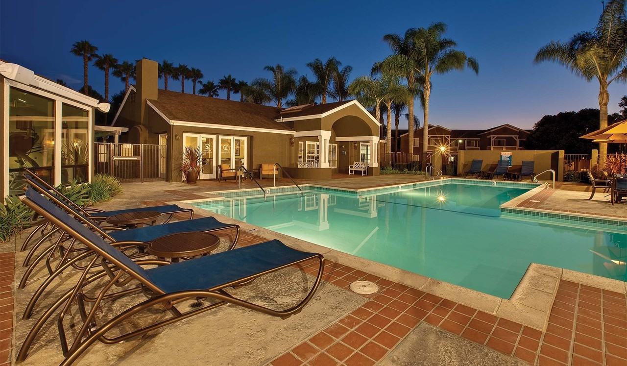 Island Club Apartments - Photo 2 of 19