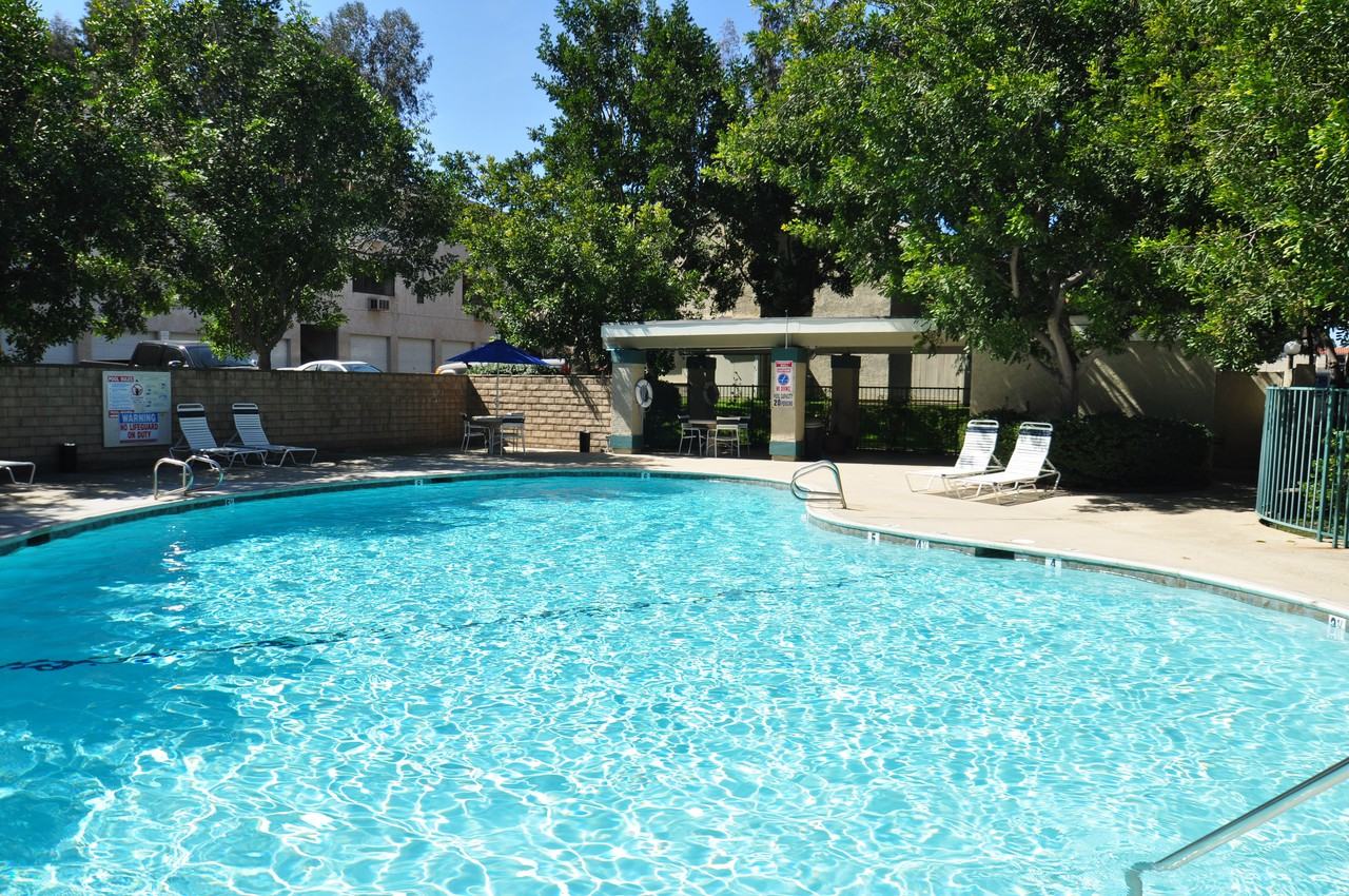 Gold Coast Apartments - Photo 3 of 46