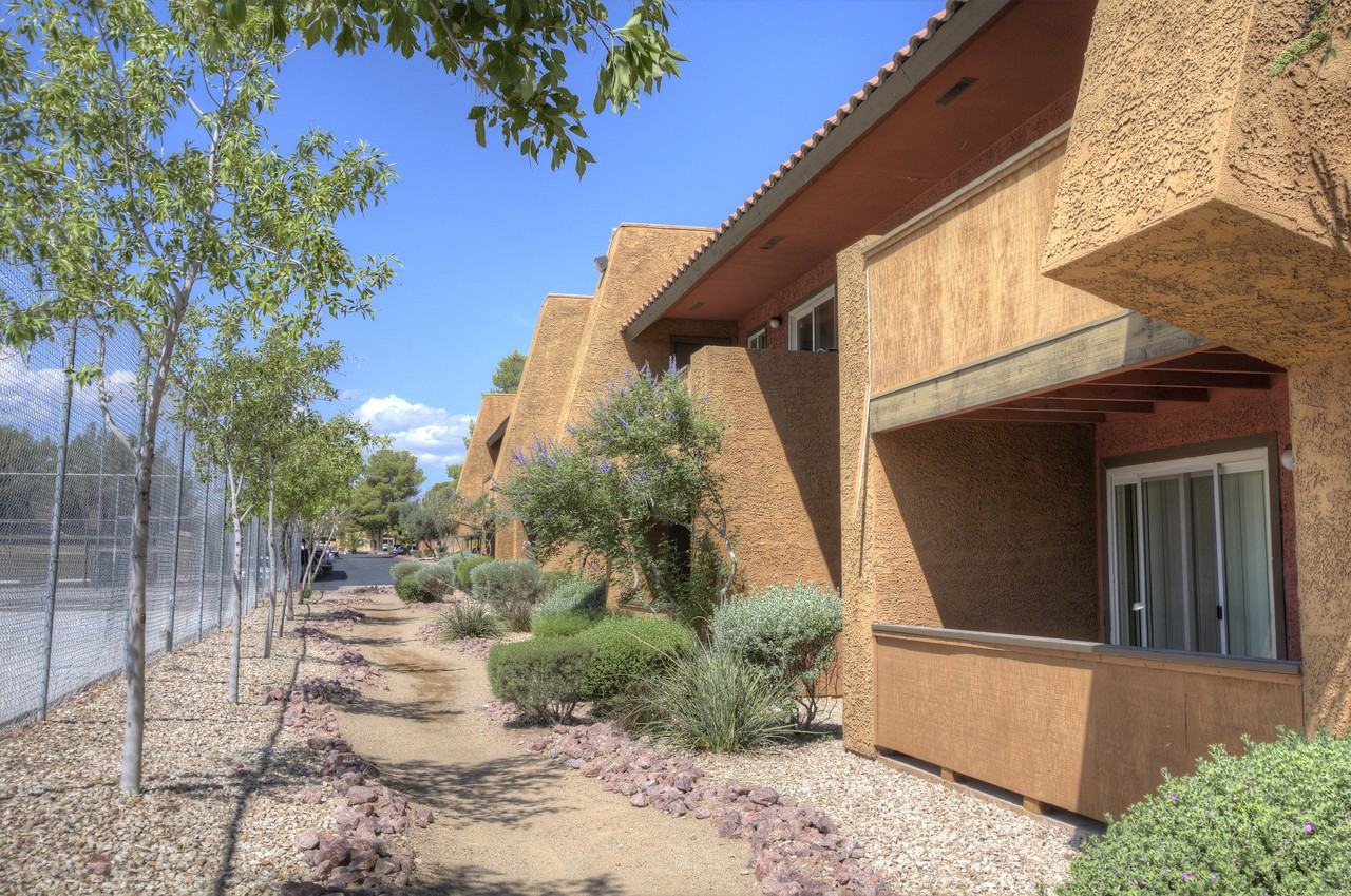 Sundance Village - Photo 3 of 26