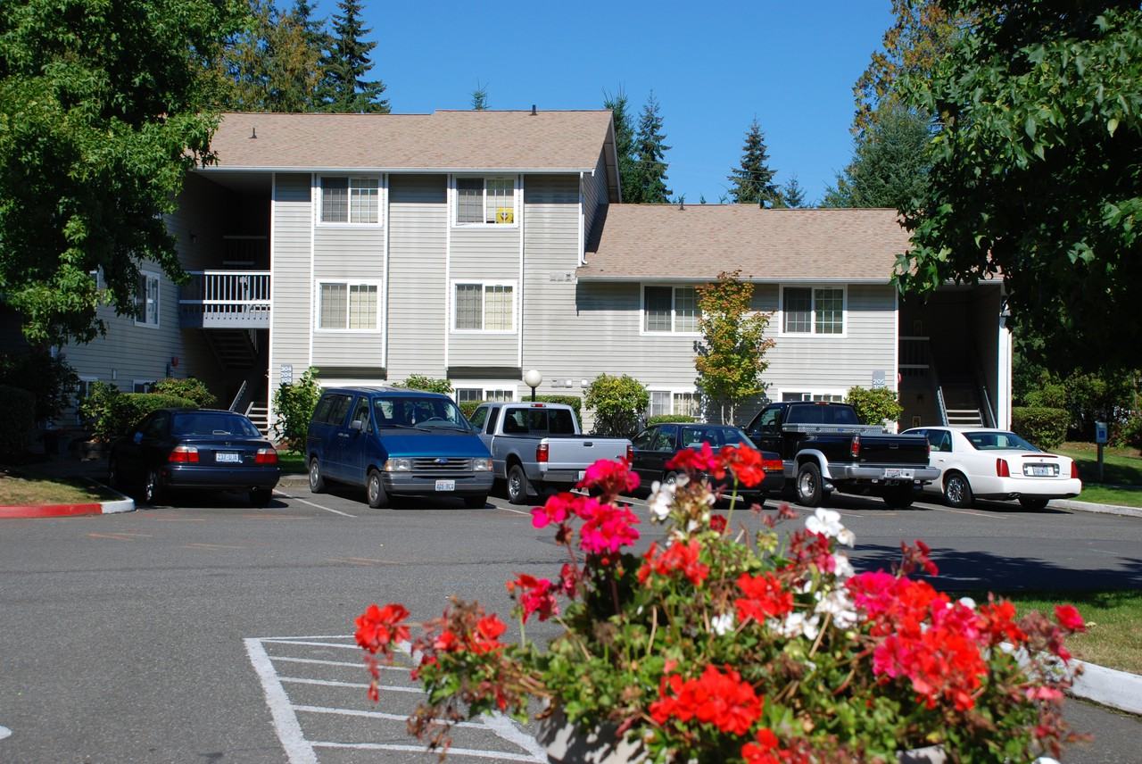 Park Place Apartments - Photo 3 of 34