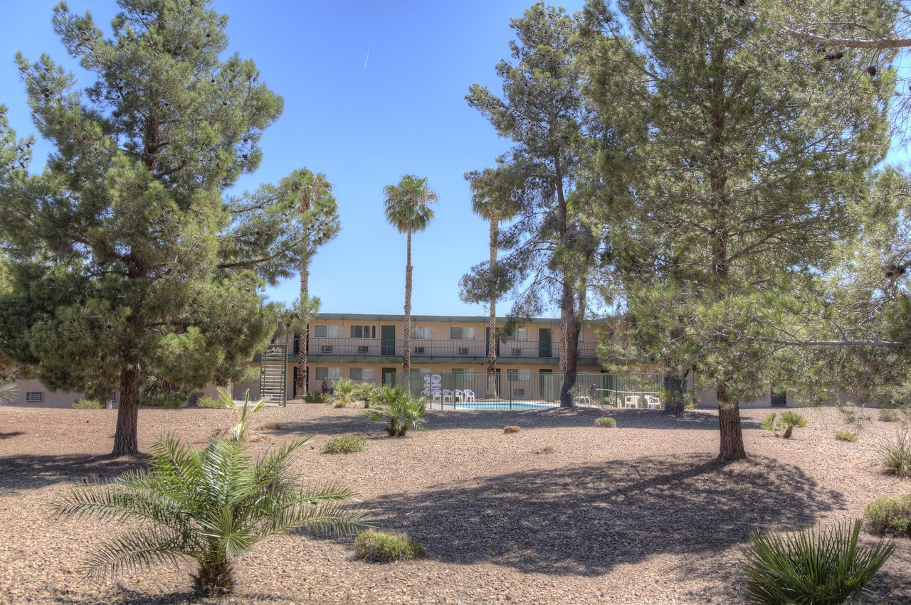 Escondido Manor - Photo 3 of 17