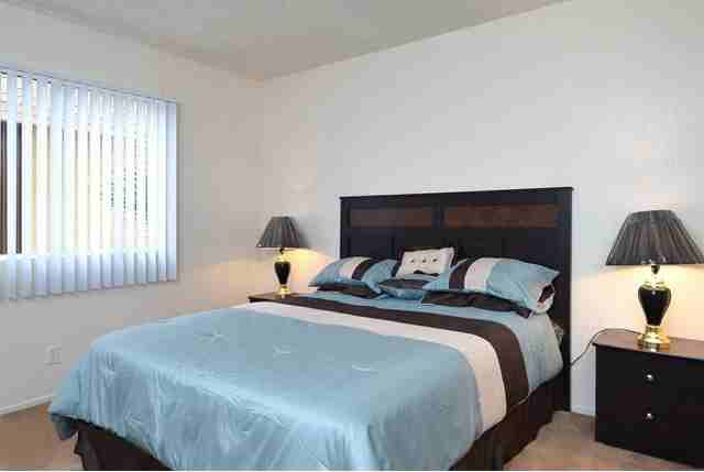 Siegel Suites Twain IV - Photo 2 of 6