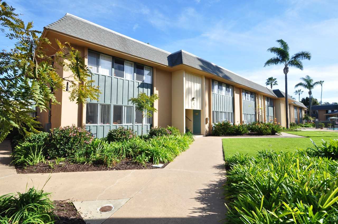 Pacific Breeze - Photo 2 of 50