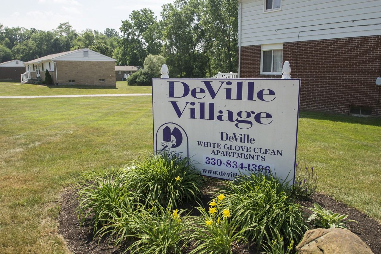 DeVille Village & Manor Apartments 268 Underhill Dr SE, Massillon, OH 44646 Zumper