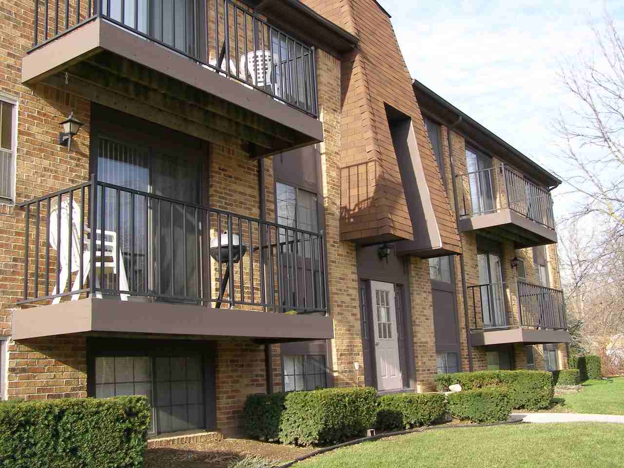 Freedom Village Apartments 32186 Freedom Rd, Farmington Hills, MI