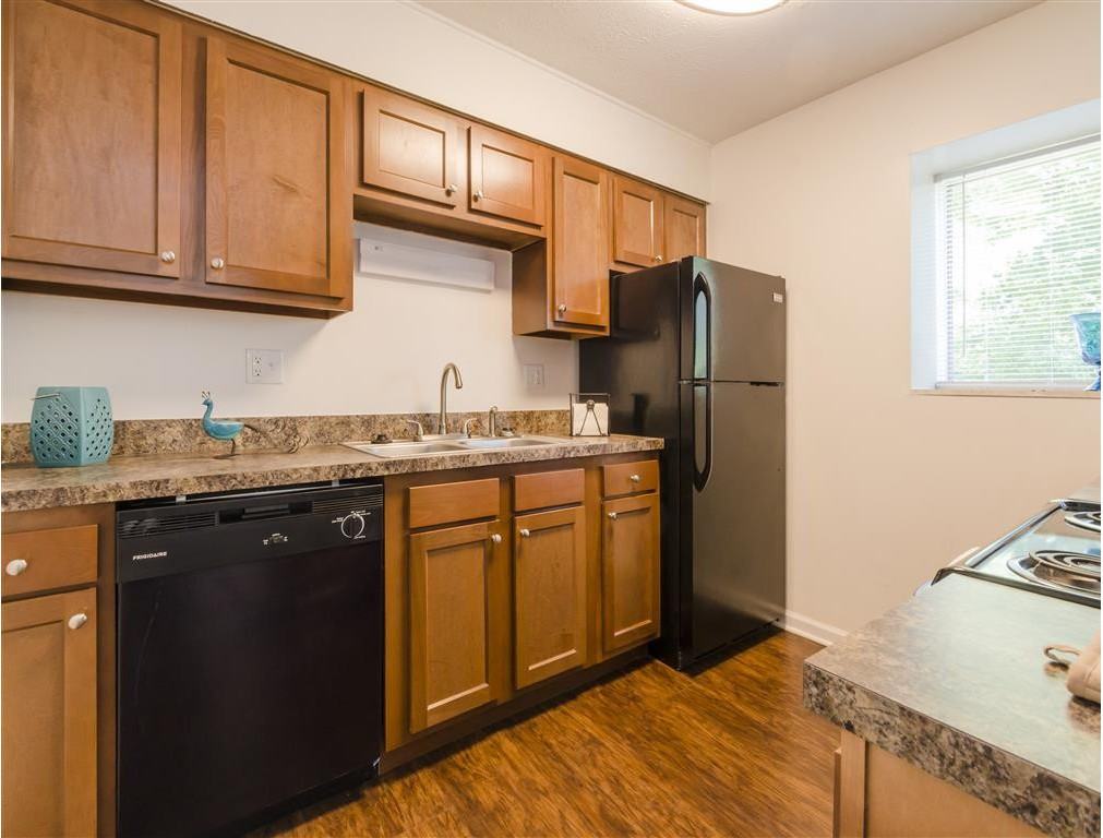 One Hundred Chevy Chase Apartment Homes - Photo 3 of 20