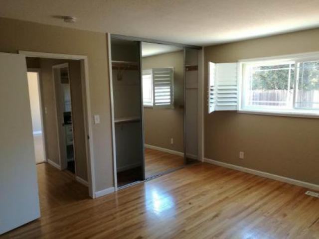 1243 Redoaks Dr - Photo 2 of 6