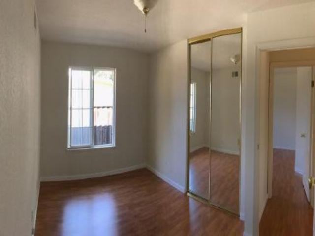 5526 Greenoak Dr - Photo 3 of 6