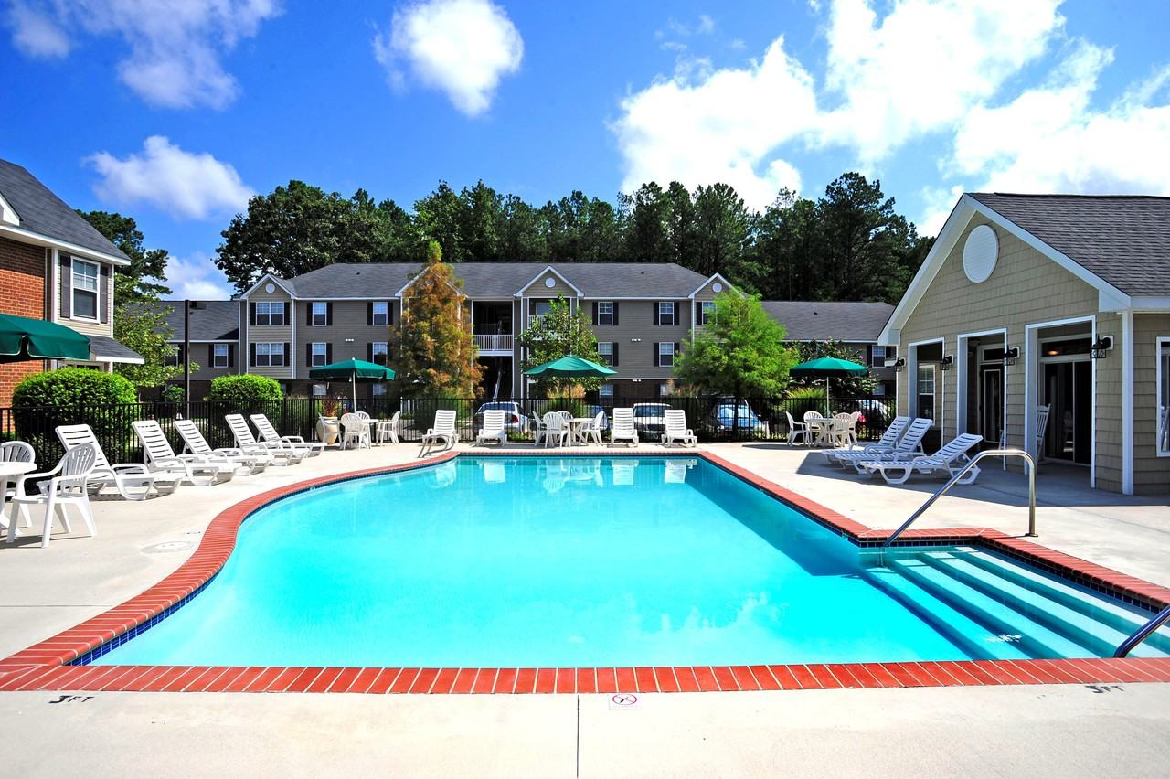 River Mews Apartments & Townhomes 91 River Palms Rd, Newport News, VA