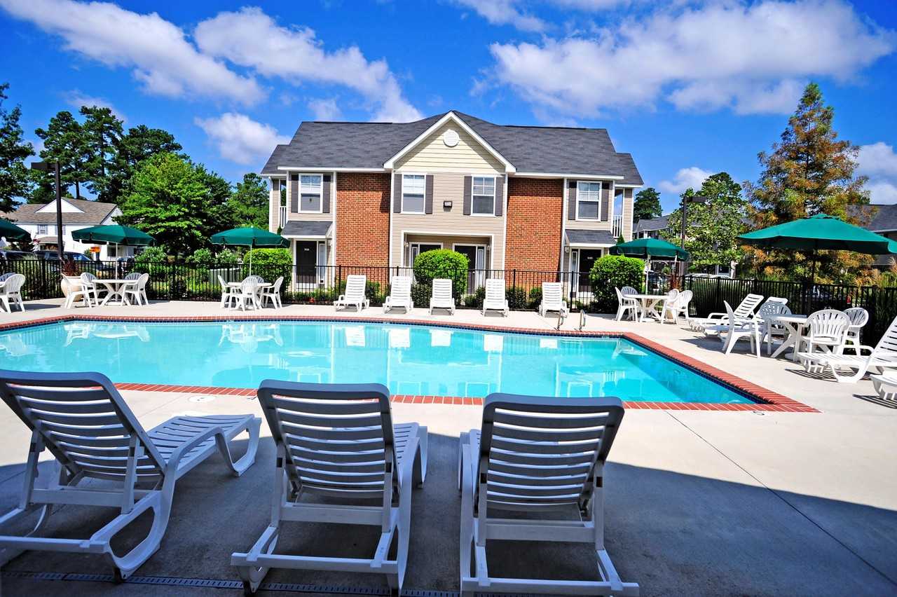 River Mews Apartments & Townhomes 91 River Palms Rd, Newport News, VA