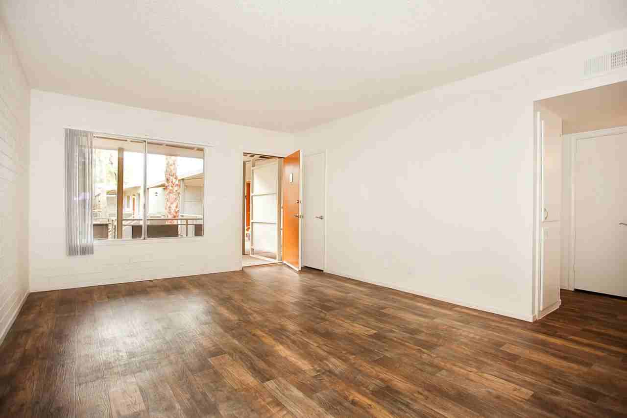 Solaris on University - Photo 3 of 13