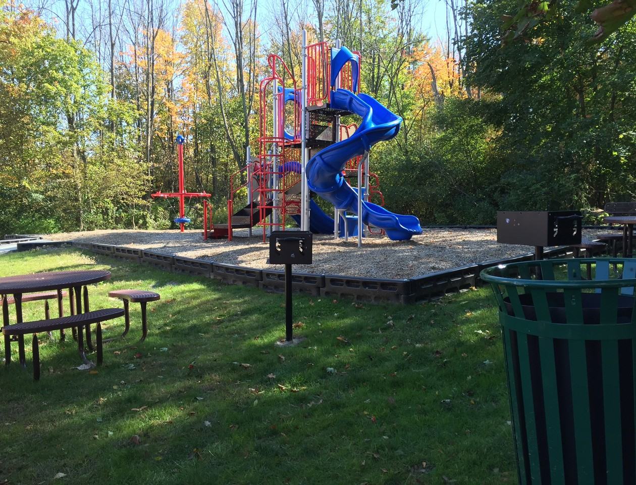 Huntington Woods Apartments - Photo 2 of 27