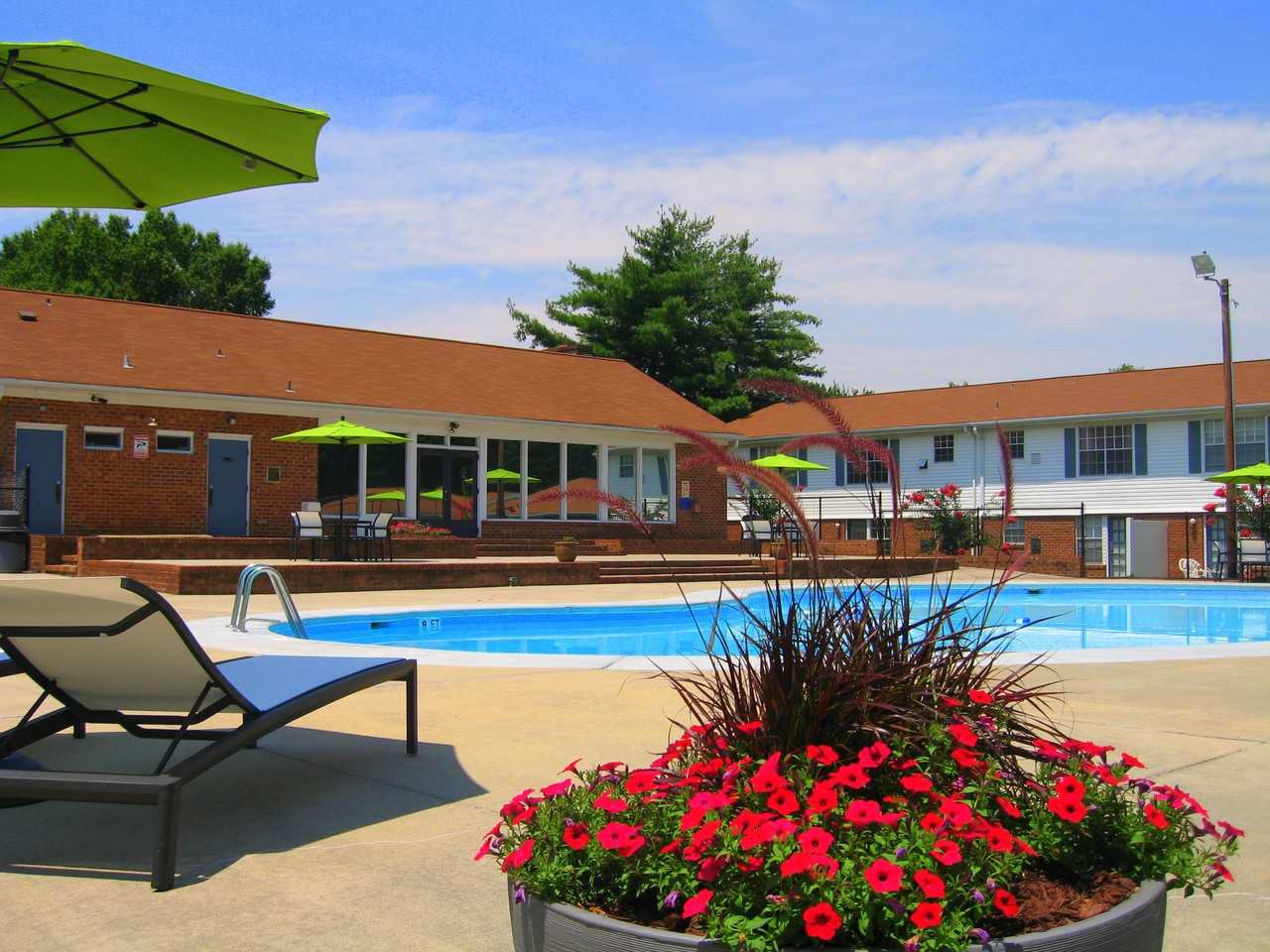 York Towne Apartments and Townhomes - Photo 2 of 46