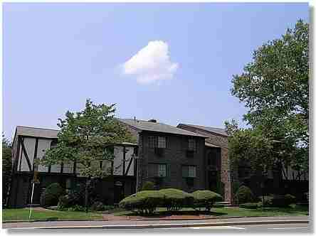 Shaker Glen Village - Photo 2 of 14