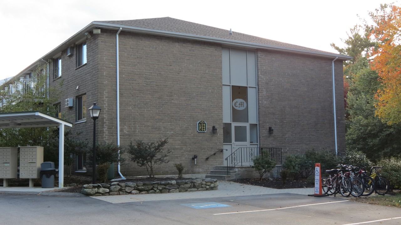 Christopher Manor - Photo 2 of 8