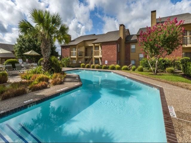 The Retreat at Western Hills - Photo 2 of 24