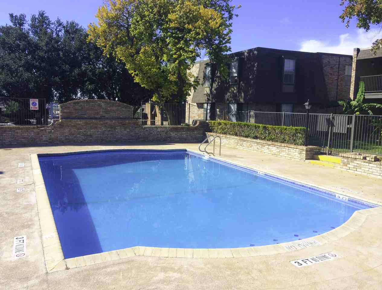 Somerset Apartments - Photo 3 of 29