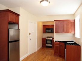 276 E 10th St Unit 4D  