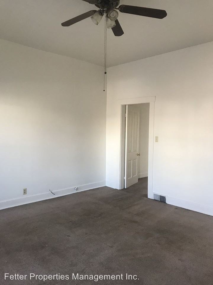 2202 W Delaware St - Photo 3 of 6