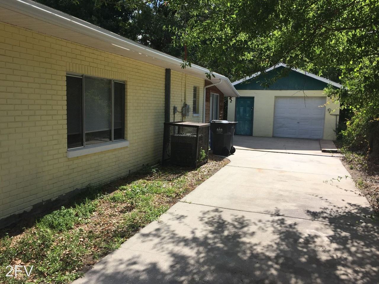 2831 Anthony St - Photo 2 of 8