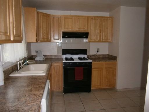 2560 Stanford Dr - Photo 2 of 7