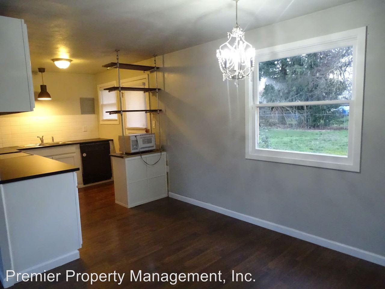 2906 NE Whitman Ave - Photo 2 of 9