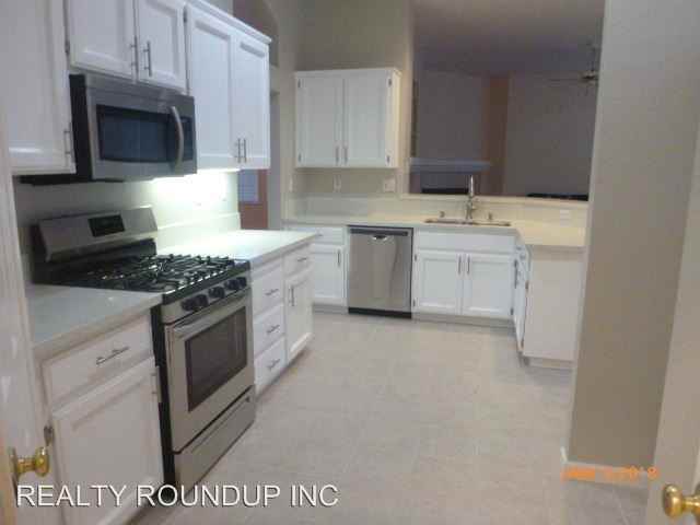 9237 Crosscourt Way - Photo 3 of 13