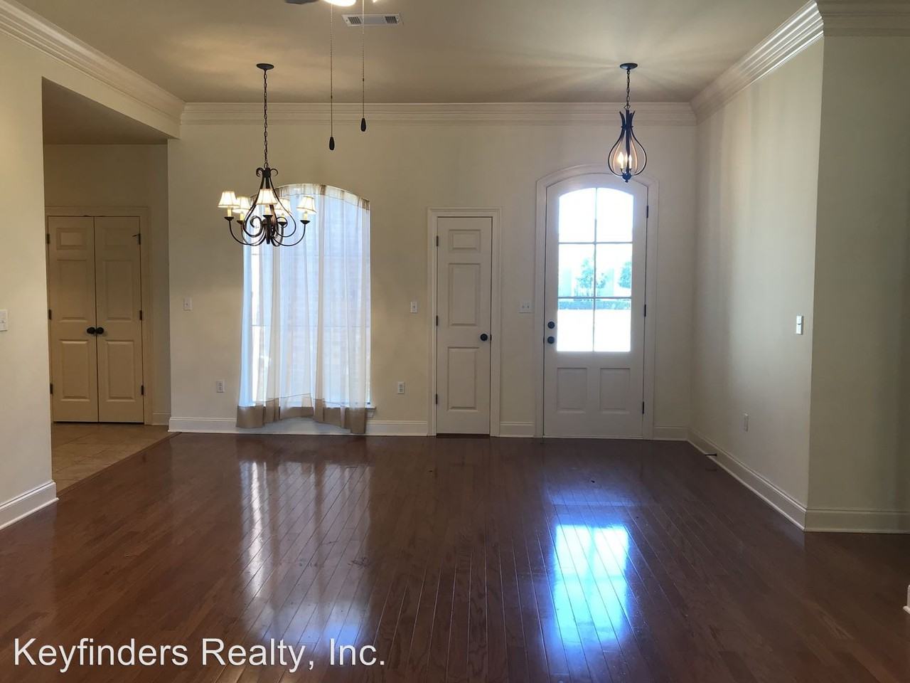 2212 Springtide Dr - Photo 2 of 33