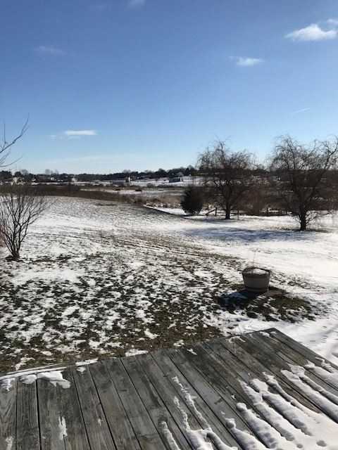 164 Maple Dr - Photo 2 of 16