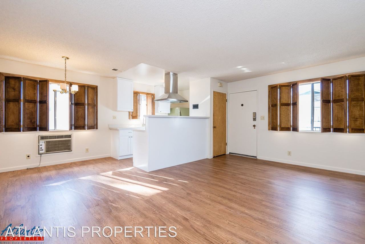 5515 Spinnaker Dr #4 - Photo 3 of 7