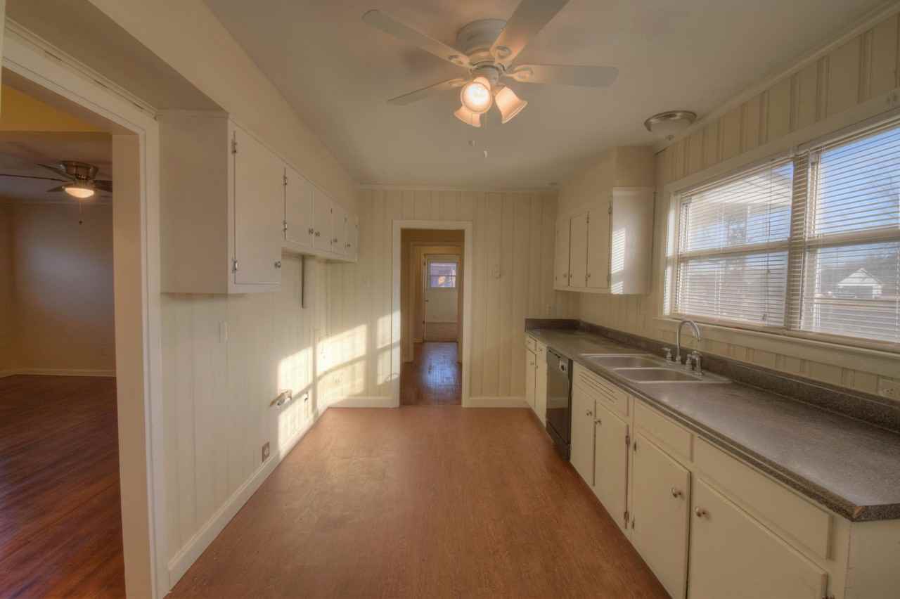 954 E Holmes Rd - Photo 2 of 14