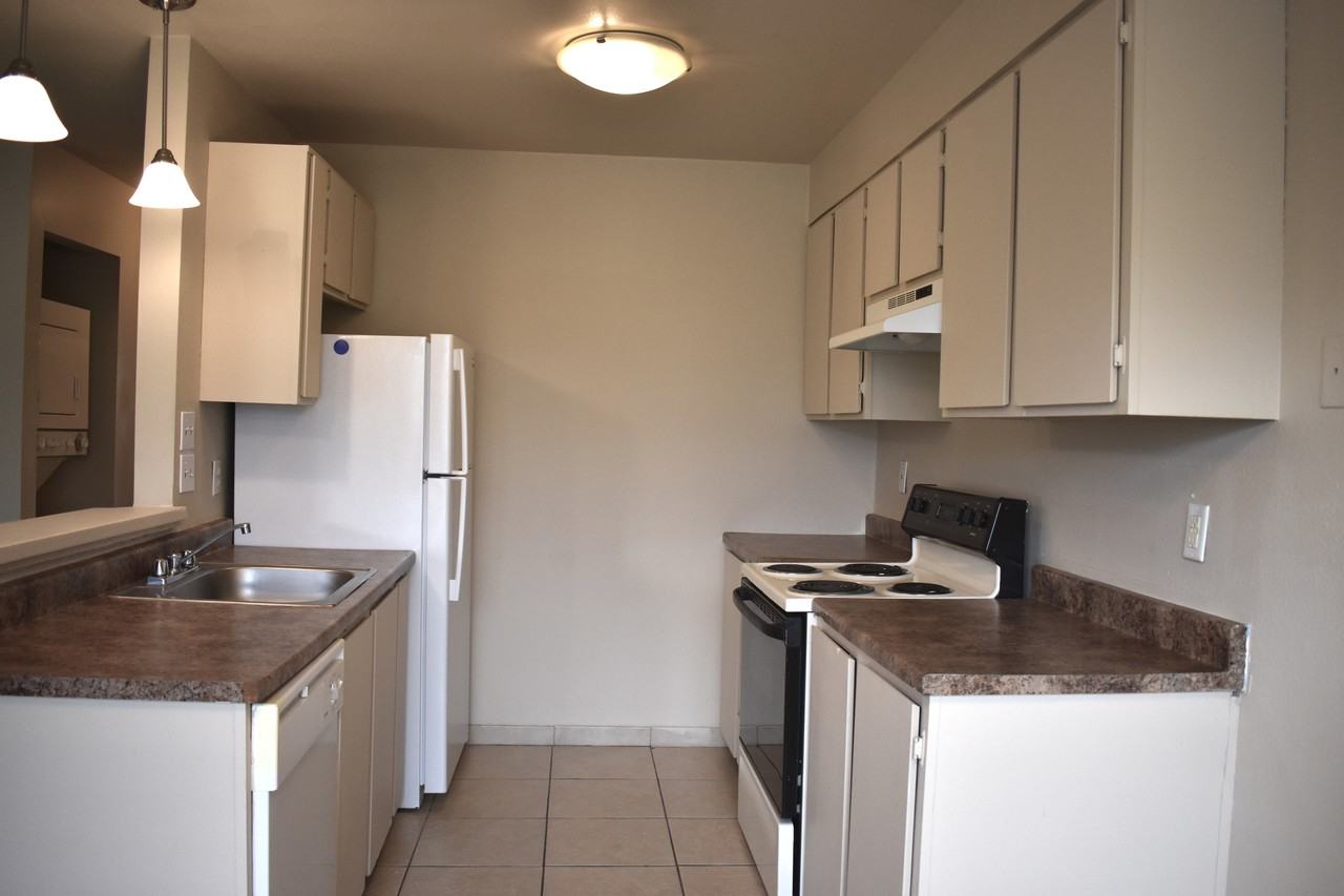 Seasons - Photo 2 of 28