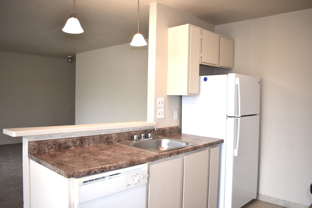 Seasons - Photo 3 of 28