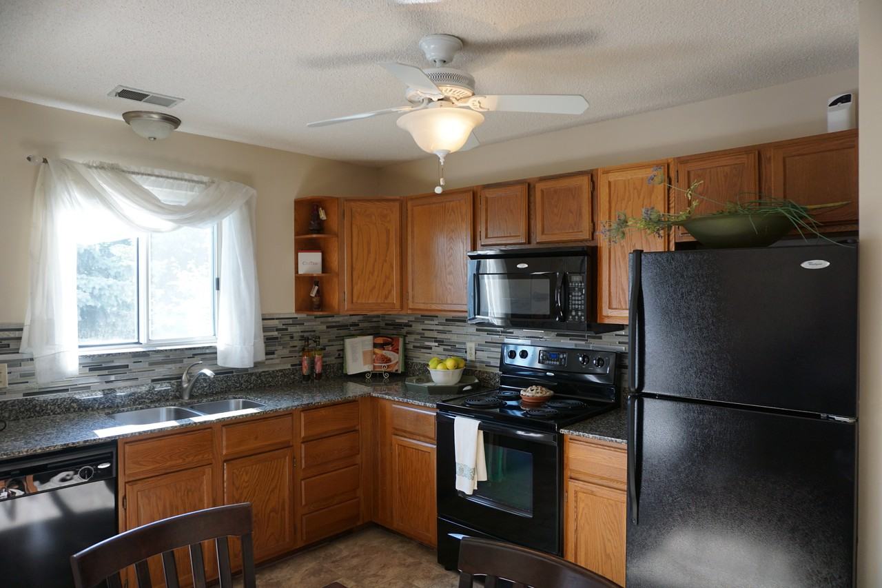 Berkshire of Burnsville Townhomes - Photo 3 of 28