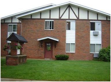 Lake Park Apartments - Photo 2 of 3
