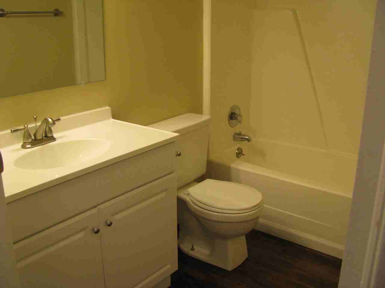 Amhurst Apartments - Photo 3 of 13