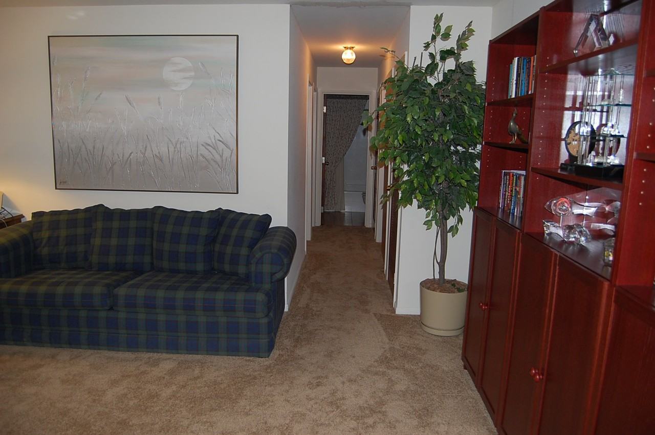 Colony West Apartments - Photo 3 of 16