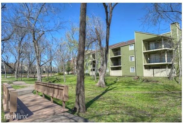 Royal Phoenician - Photo 2 of 13