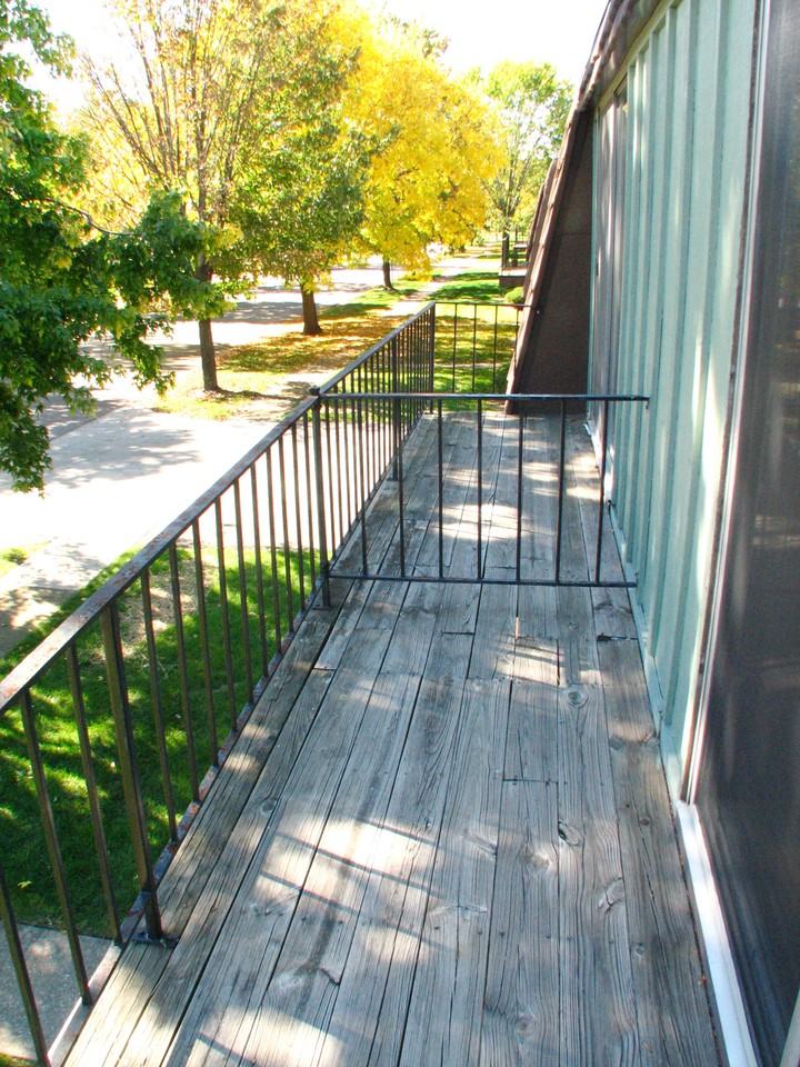 College Park Townhouses/Commodore Arms - Photo 3 of 27