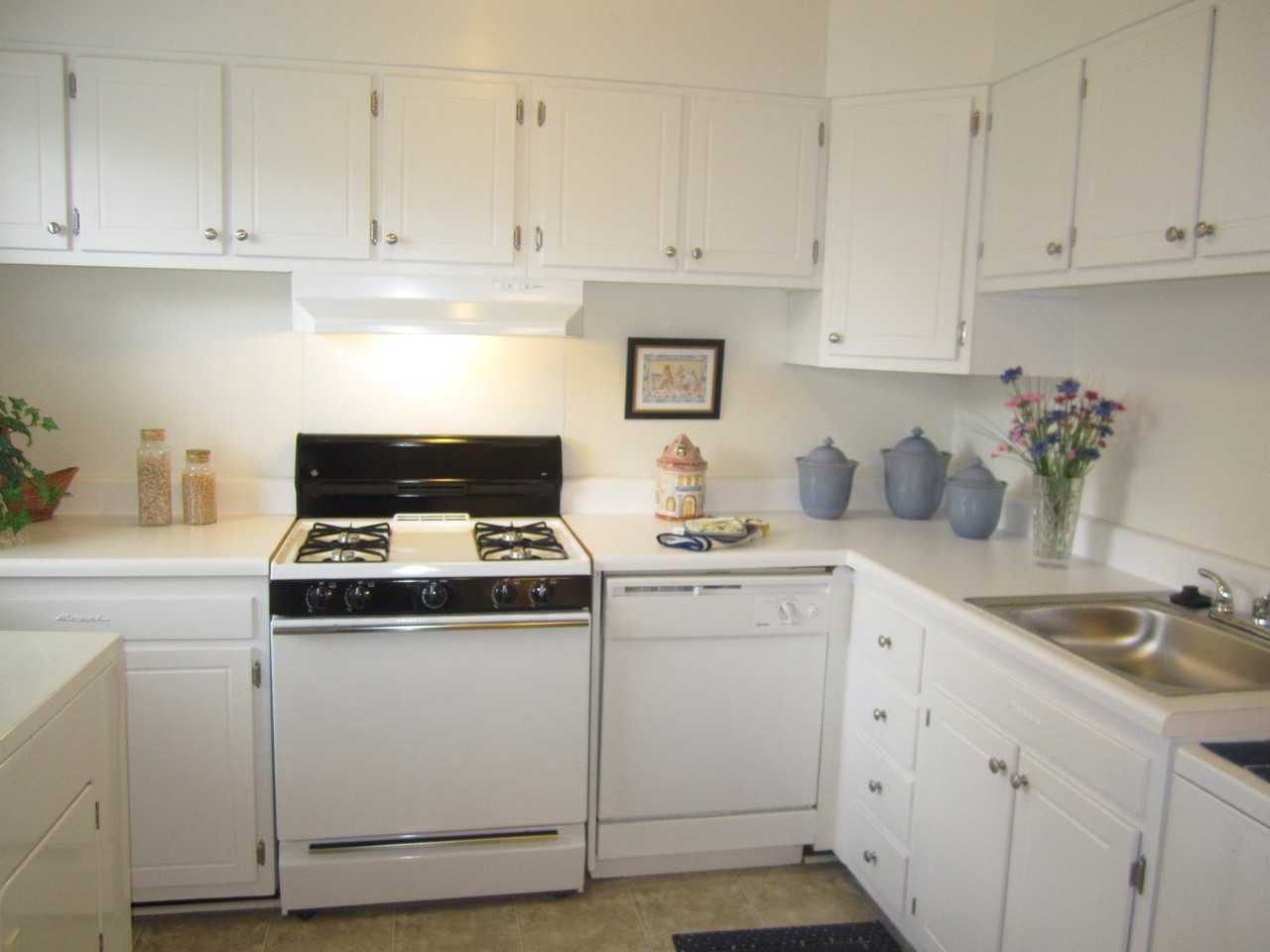 Briarwood Court Apartments - Photo 2 of 19