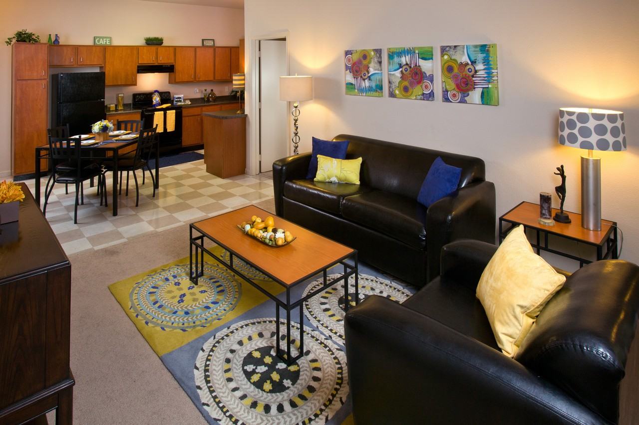 The Palms on University (Student Housing) - Photo 2 of 50