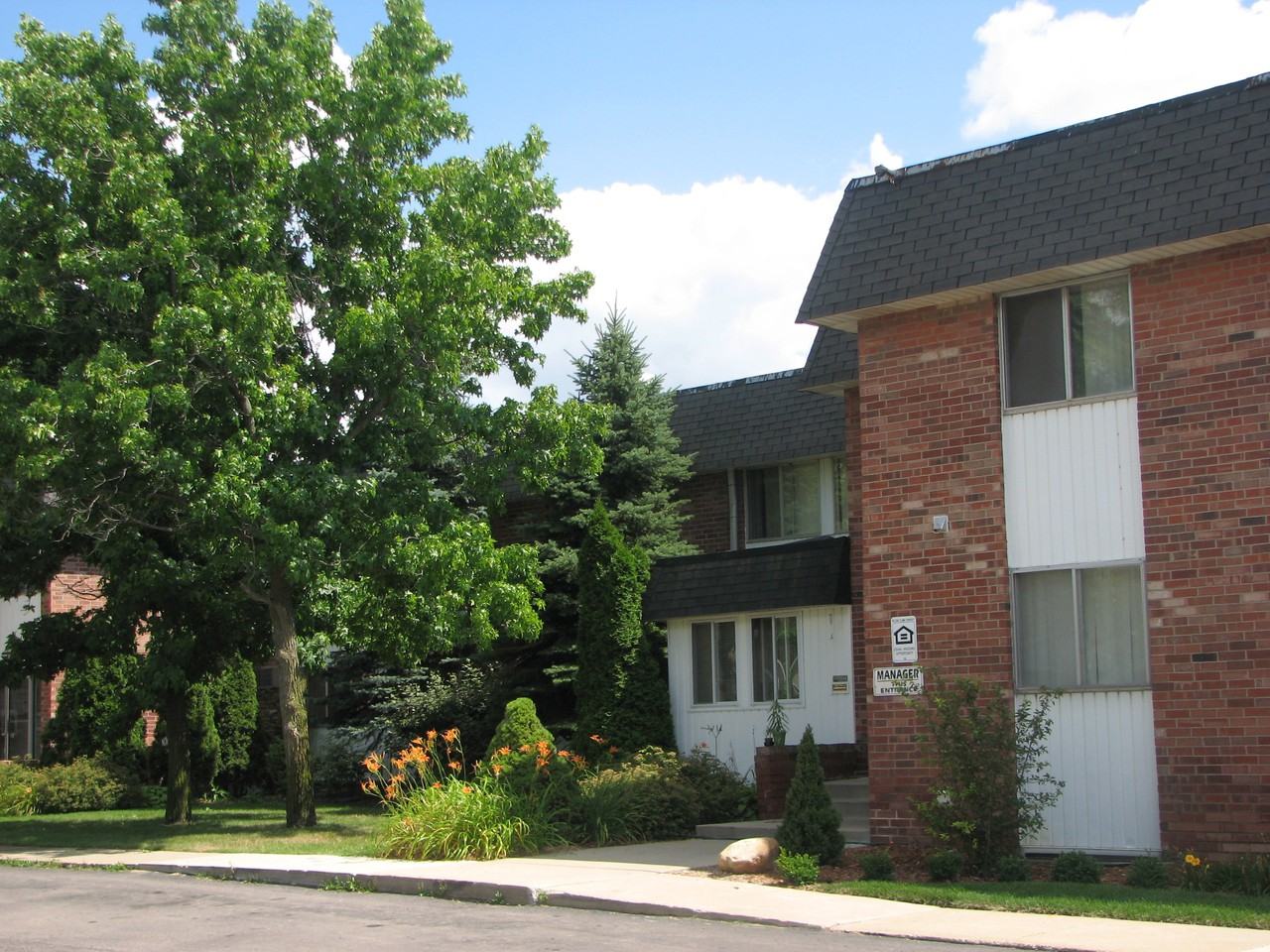 Garden Court Apartments - Photo 3 of 24