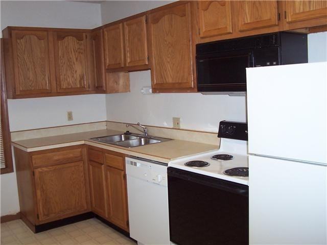 Stonecrest Apartments - Photo 3 of 6