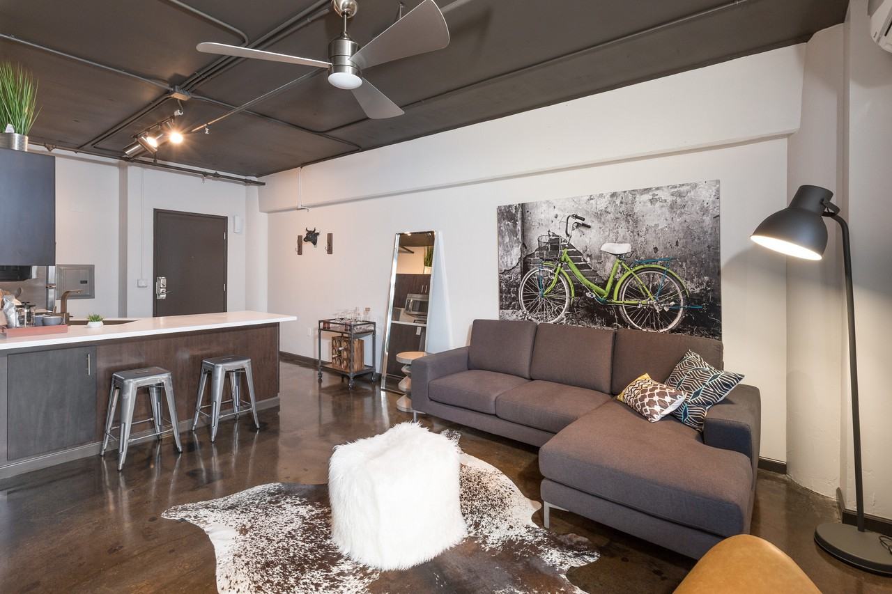 Square One - Photo 3 of 17