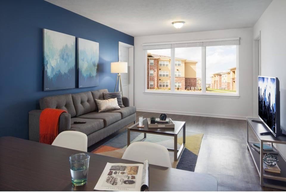 Evolve - Photo 2 of 21