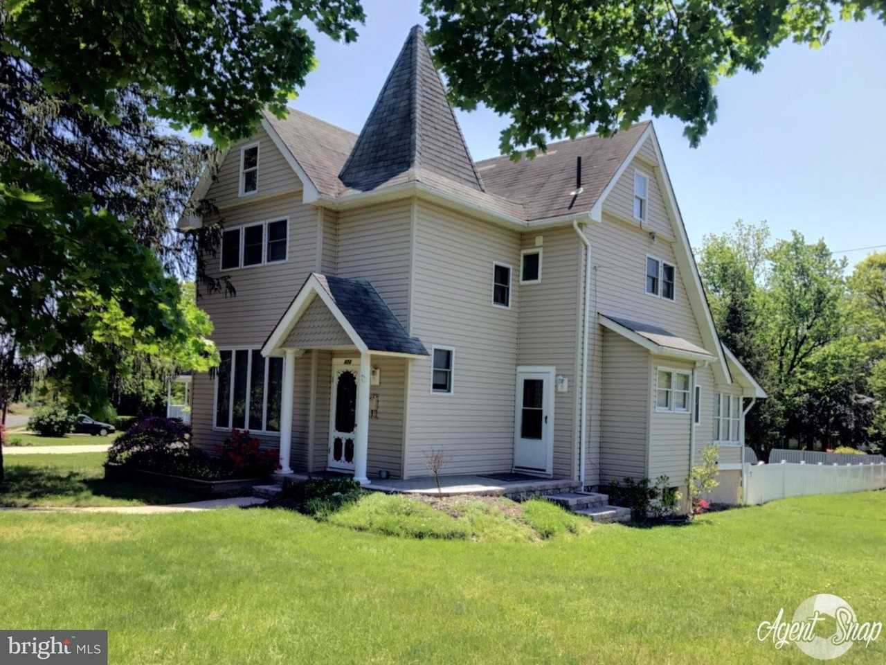 423 W Atlantic Ave - Photo 2 of 25