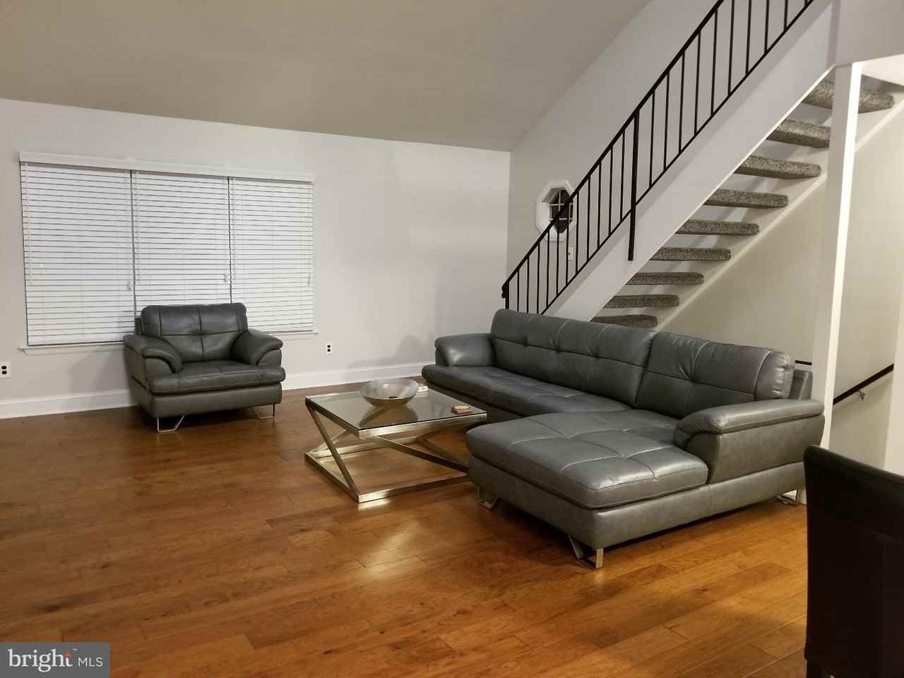 120 Devonshire Ct - Photo 2 of 12