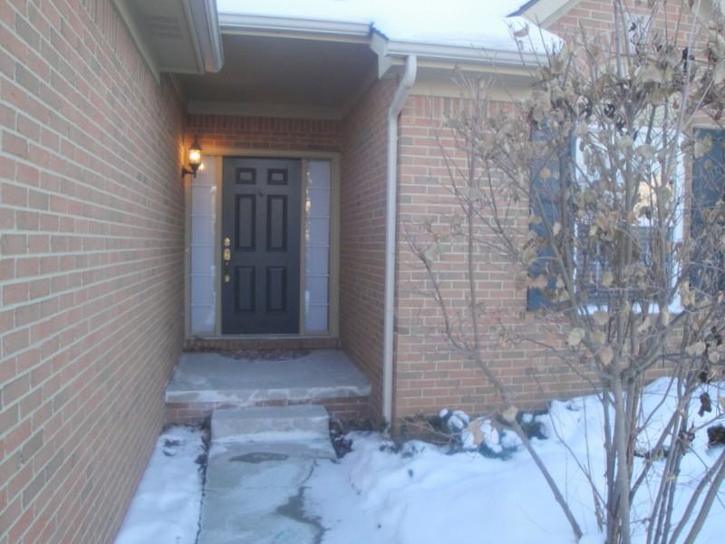 1356 Waverly Dr - Photo 2 of 35