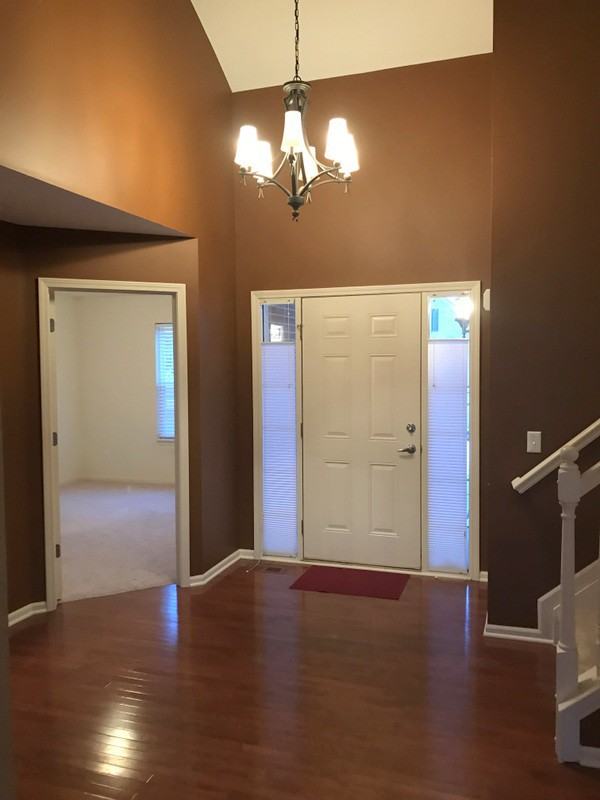 1356 Waverly Dr - Photo 3 of 35